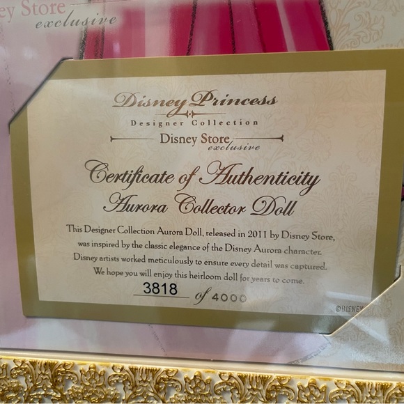 LE Rare 2011 Disney Designer Aurora - Picture 3 of 3